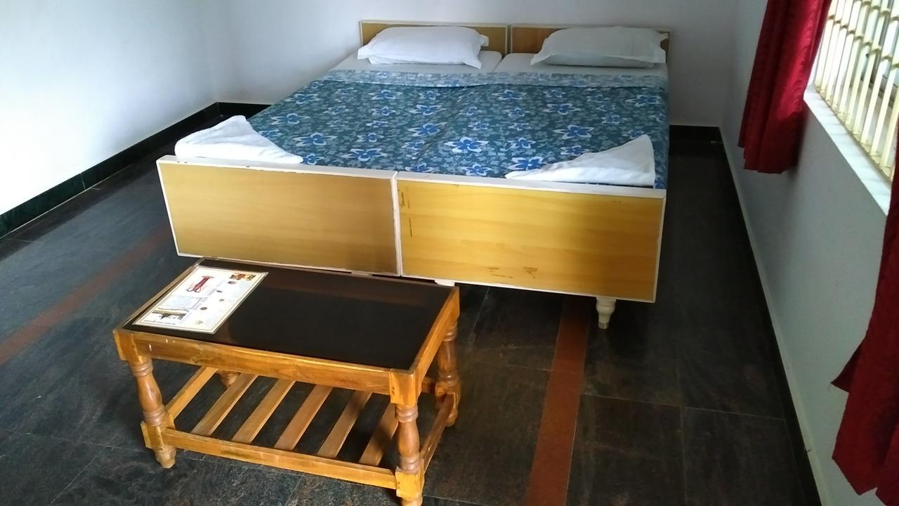 Seashore Garden Beach Resort 甘吉布勒姆 外观 照片